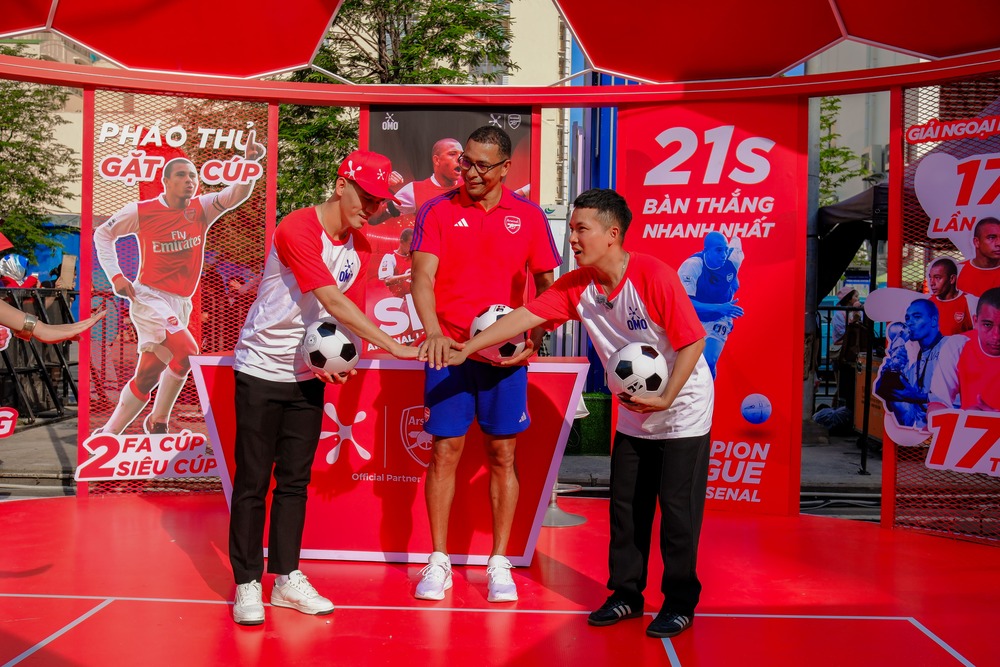 Huyền thoại CLB Arsenal Gilberto Silva bất ngờ trước sự nồng nhiệt của fan Việt - 1