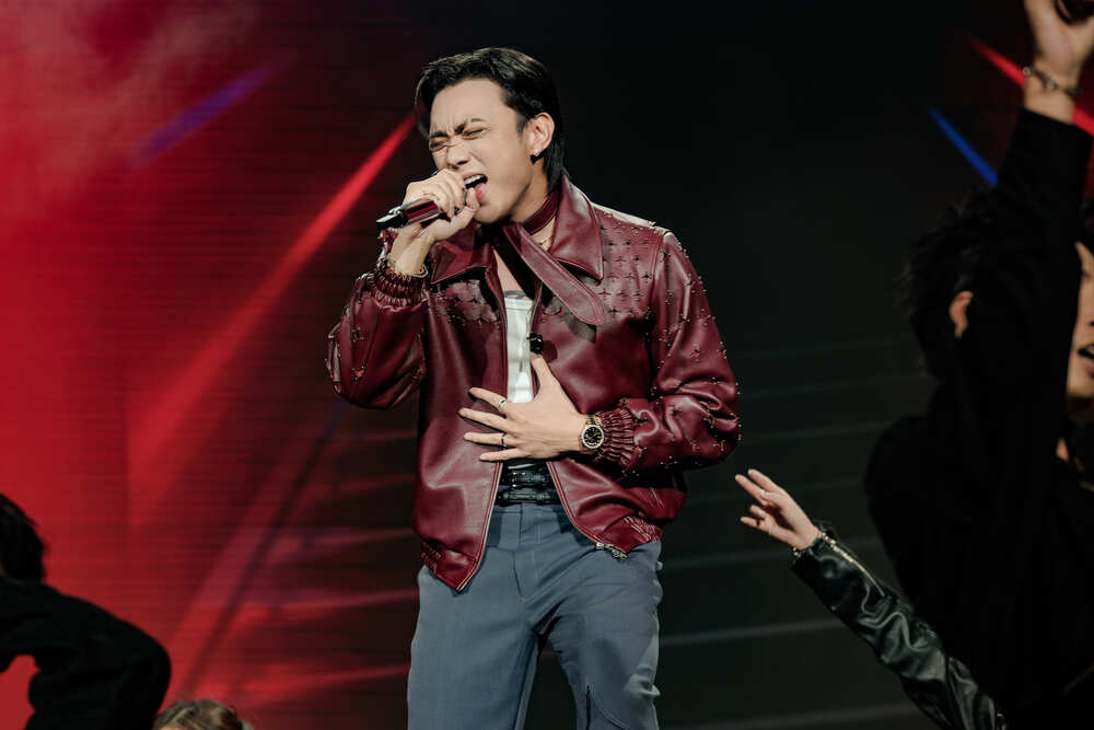 SOOBIN, Phương Mỹ Chi, Obito, RHYDER "đốt cháy" phố đi bộ Nguyễn Huệ với loạt hit đình đám - 4