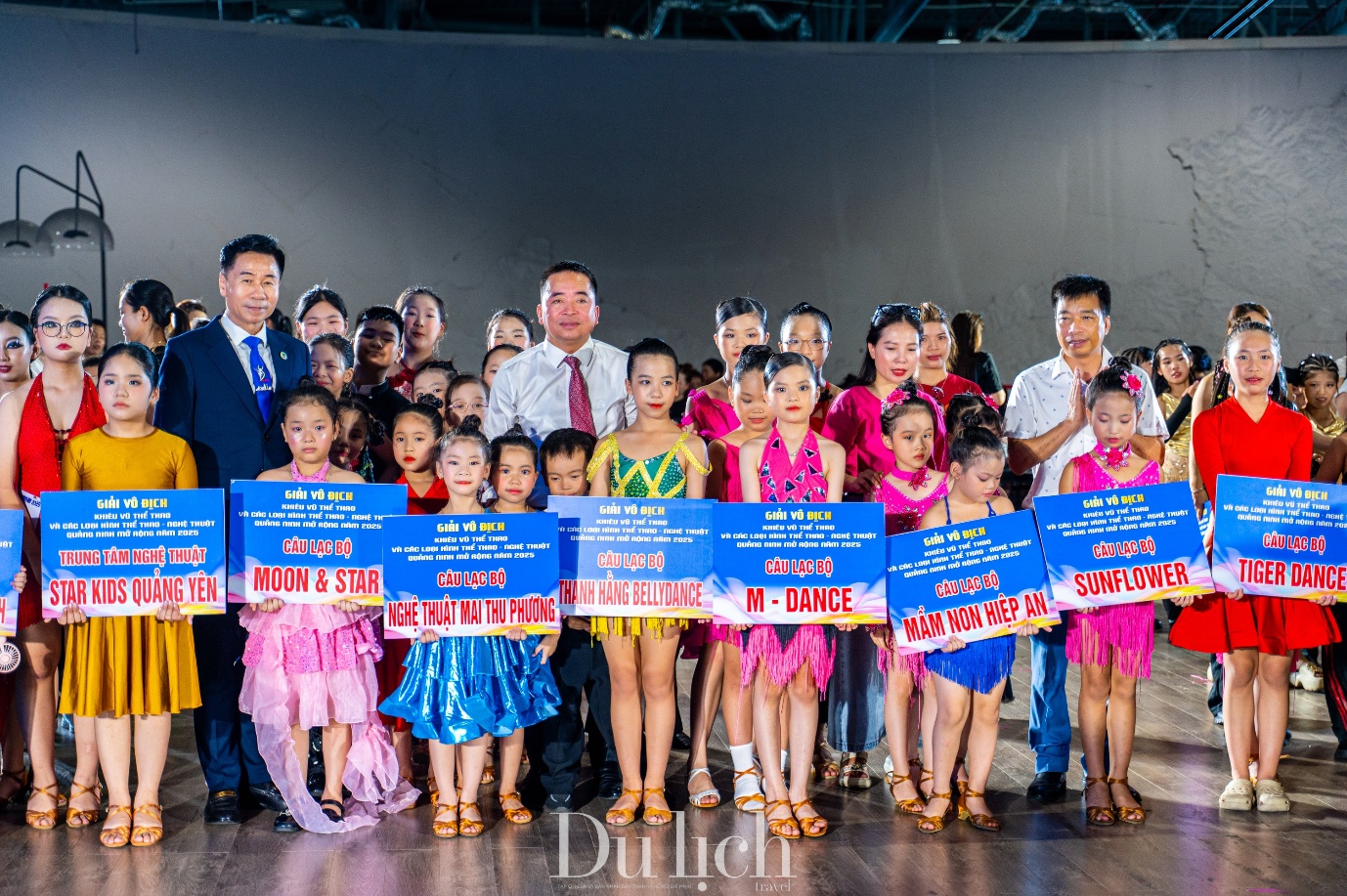 hon 1.800 vdv tu 12 dia phuong tham gia giai khieu vu do quang ninh to chuc - 2