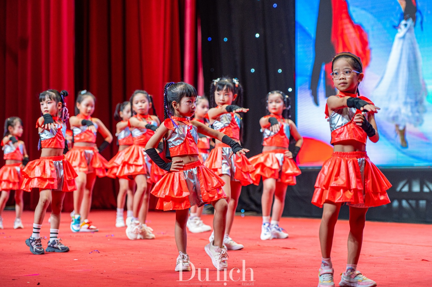 hon 1.800 vdv tu 12 dia phuong tham gia giai khieu vu do quang ninh to chuc - 8