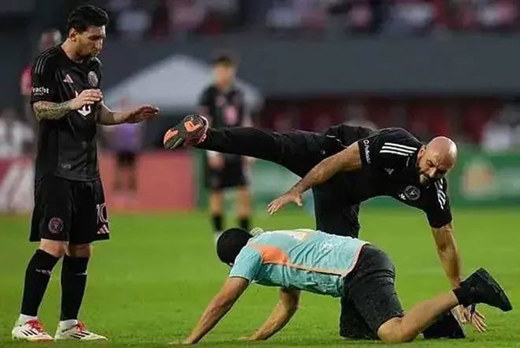 Tin mới nhất bóng đá tối 3/8: Rashford bình thản dù nguy cơ không được thi đấu mùa tới - 3