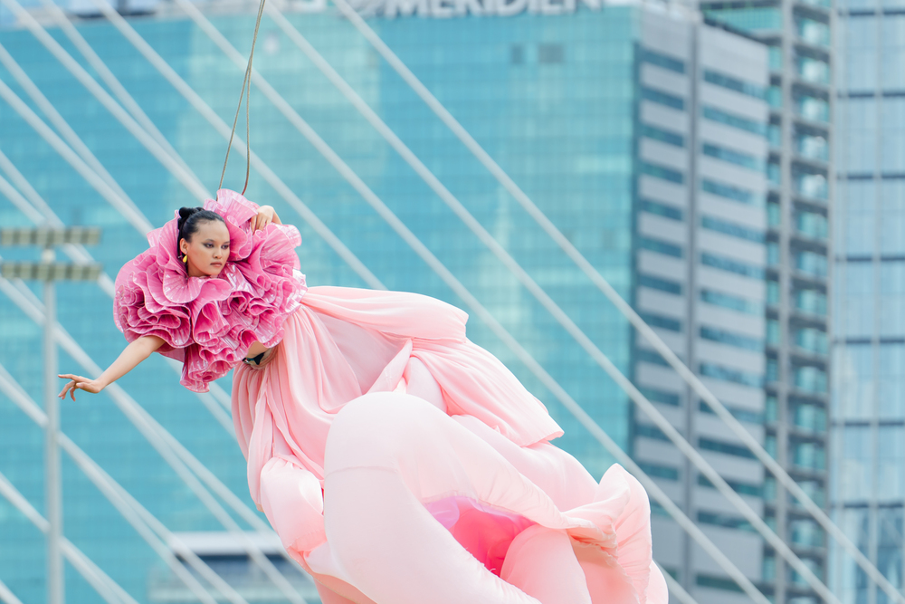 Photoshoot trên không 5m: Thí sinh bật khóc, Thanh Hằng buộc phải cho dừng phần thi giữa chừng - 2