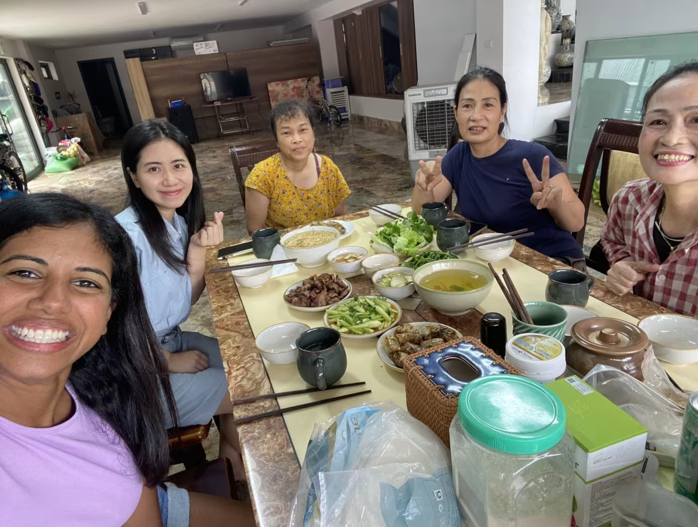 Khi vẻ đẹp gốm sứ song hành cùng sứ mệnh vì trẻ em Việt - 3