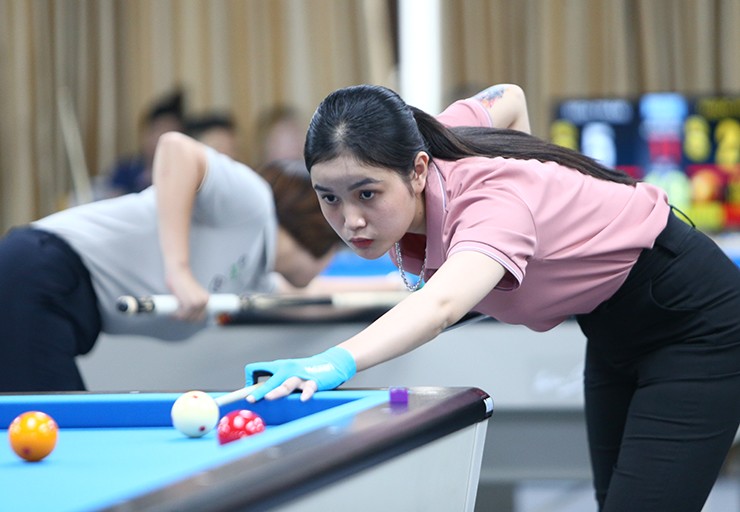 Hot girl võ thuật “đại náo” giải bi-a HBSF Tour, bất ngờ với nhà vô địch - 1