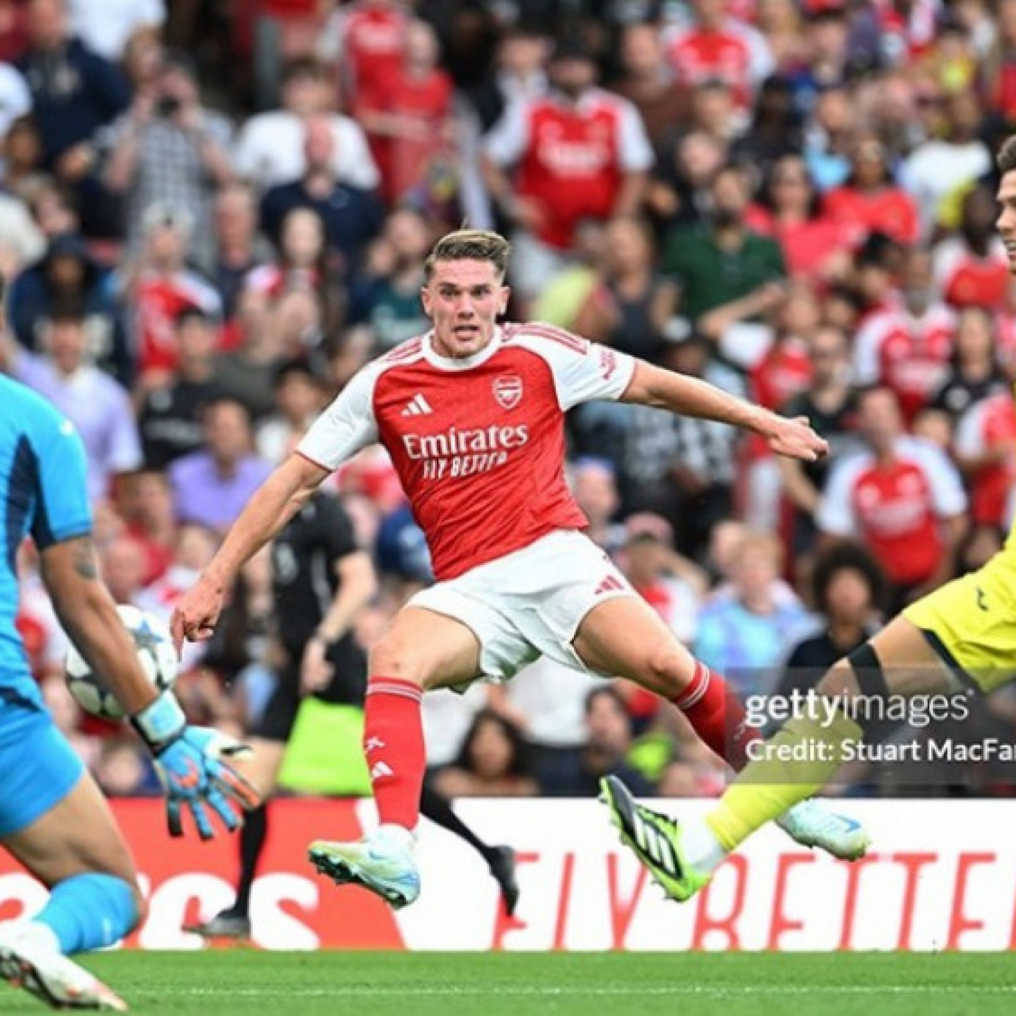  - Báo động Arsenal lại thua: Gyokeres "đói" bóng, hàng thủ như mơ ngủ