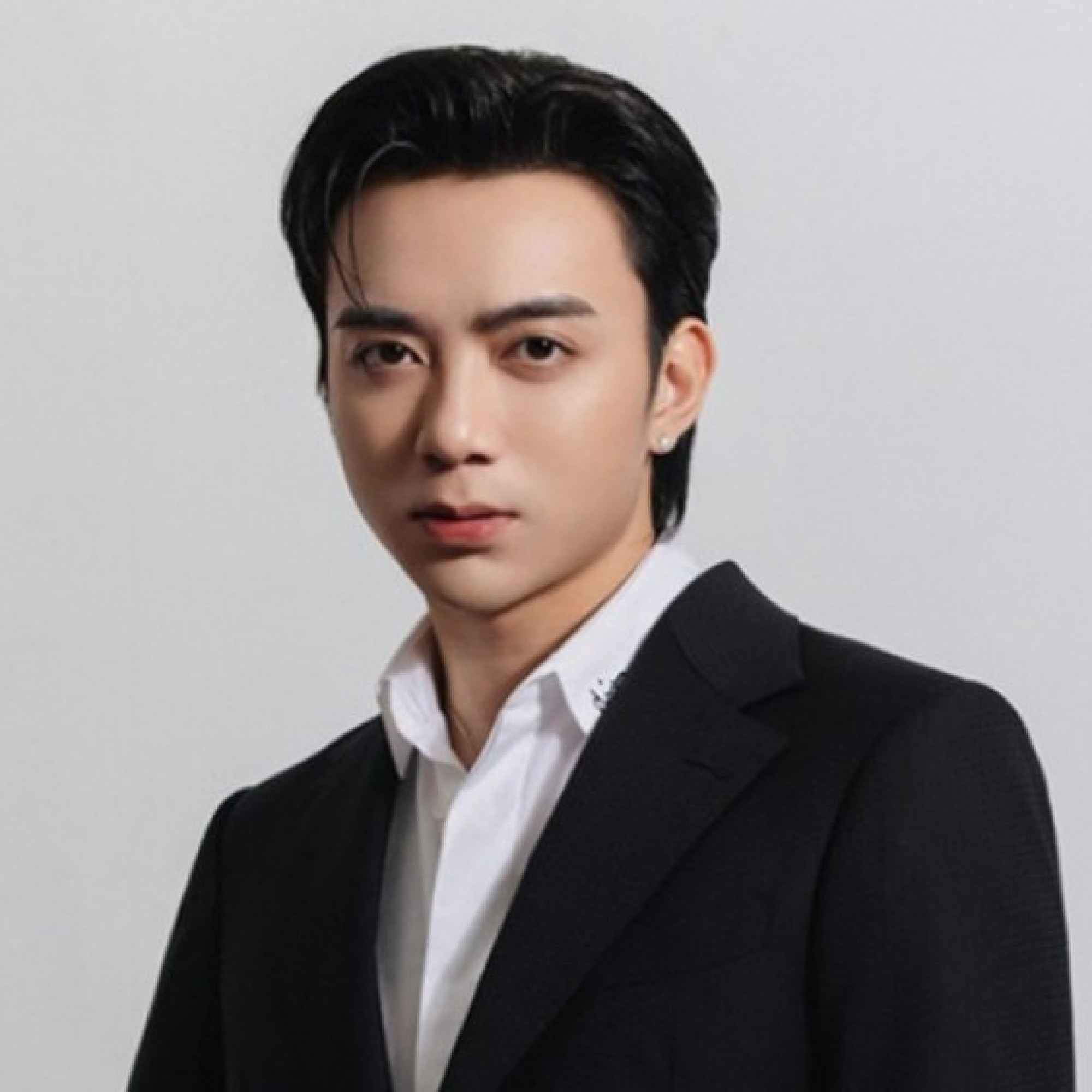  - SOOBIN và Hòa Minzy mang âm nhạc Việt thăng hoa trên sân khấu 8Wonder 2025 cùng DJ Snake, DPR Ian, J Balvin