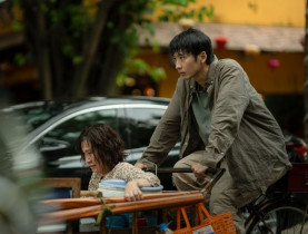  - "Mang mẹ đi bỏ" cán mốc 100 tỷ trong chưa đầy 1 tuần, liệu có vượt mặt phim của Trấn Thành?