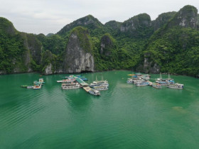  - Lắp đặt thiết bị định vị hàng hải trên tàu tham quan vịnh Hạ Long