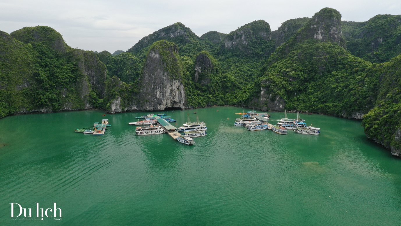 Lắp đặt thiết bị định vị hàng hải trên tàu tham quan vịnh Hạ Long - 1