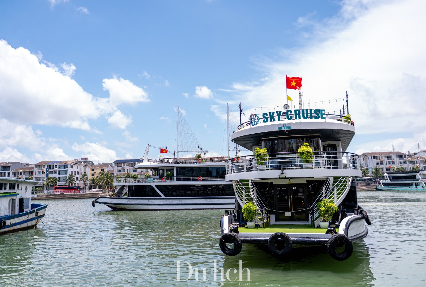 tang cuong an toan tren tau du lich vinh ha long - 12