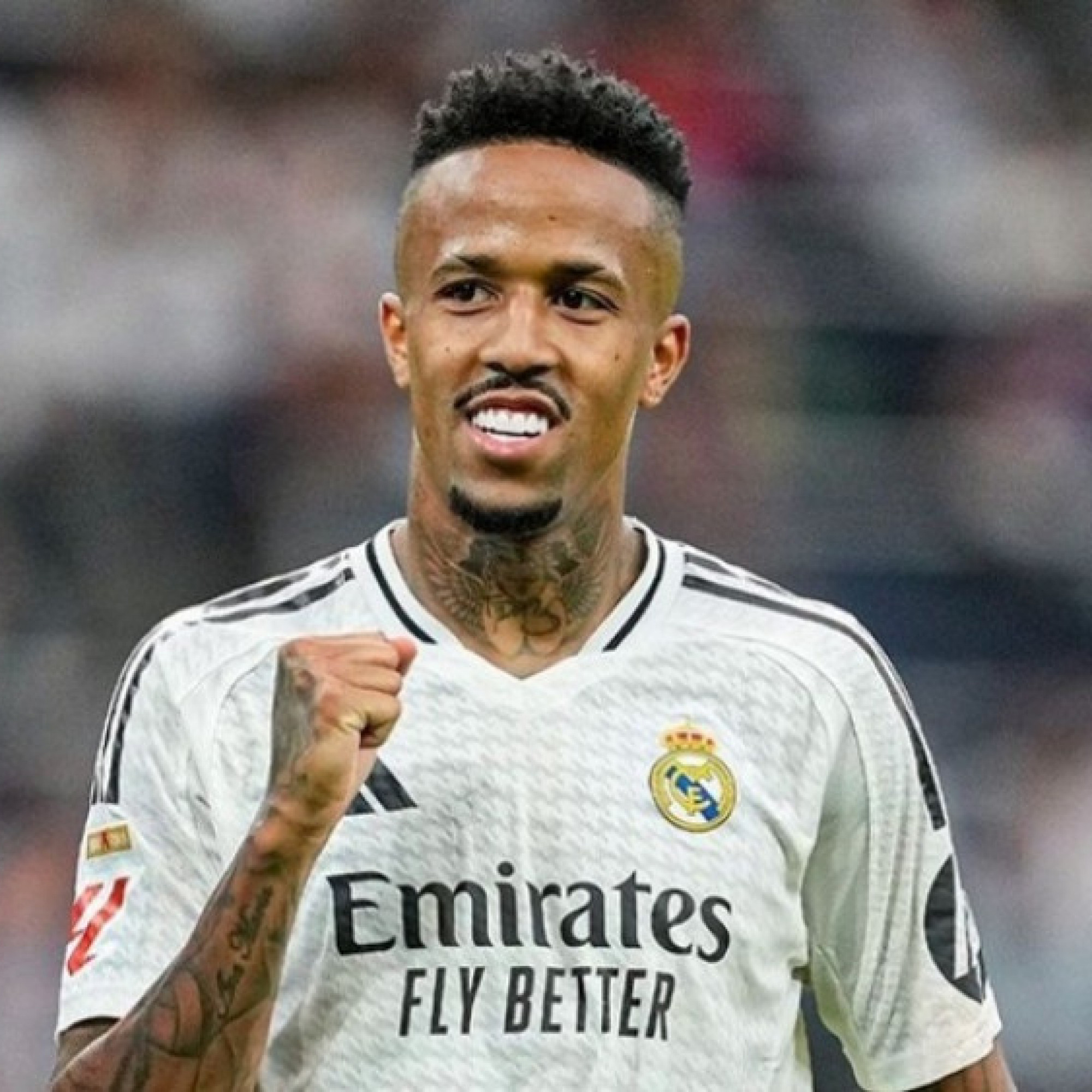  - Sao Real Madrid ghi siêu phẩm từ giữa sân, chạy đà cạnh tranh suất đá chính