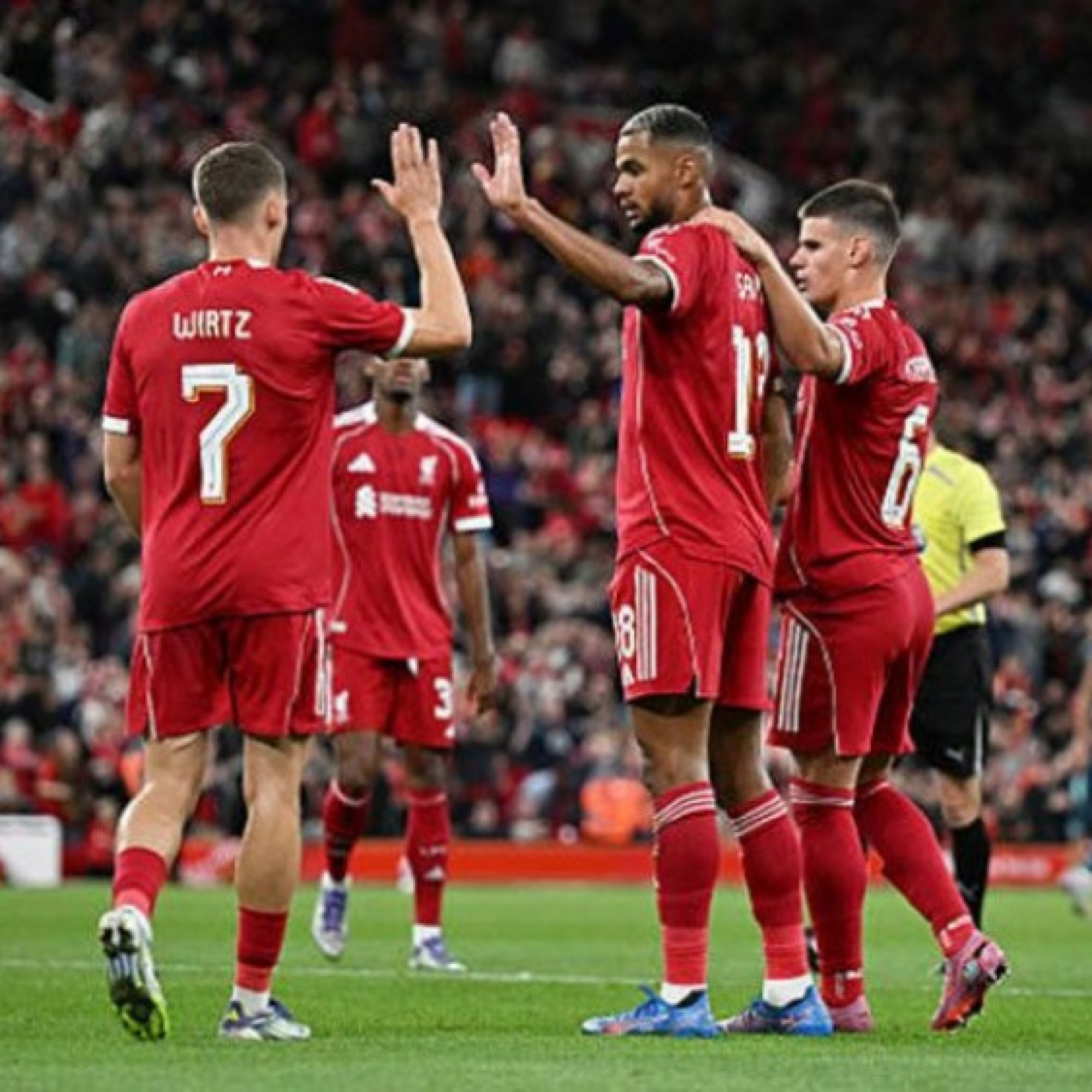  - Lý do đa số fan Liverpool mong đội nhà...thua ở Siêu cúp Anh