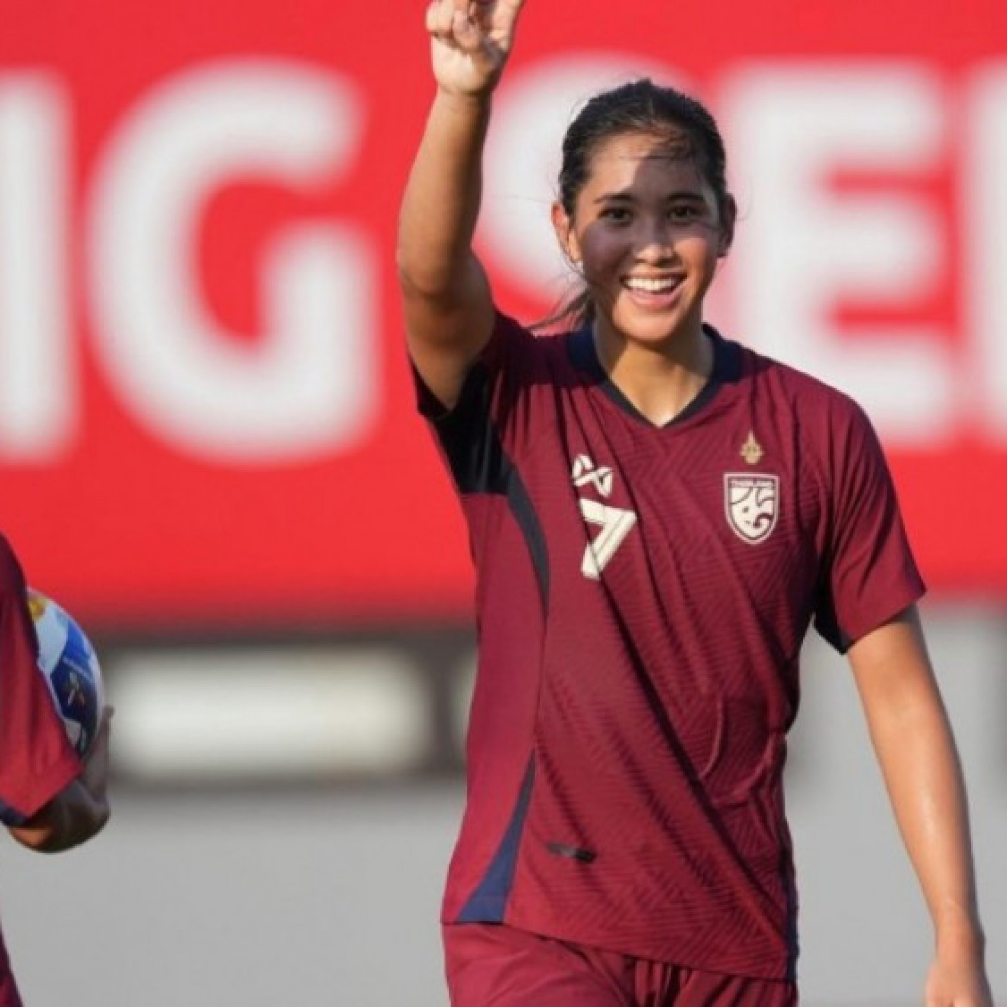  - Video bóng đá nữ Campuchia - Thái Lan: Đại thắng 7 bàn, sao nhập tịch tỏa sáng (ASEAN Cup)