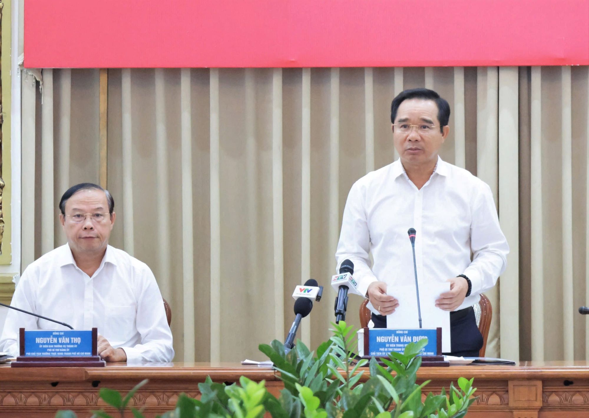 Chủ tịch UBND TPHCM yêu cầu tập trung mọi nguồn lực để thúc đẩy tăng trưởng - 1