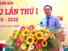  - Mở rộng sân bay, cảng biển và giao thông kết nối tại Côn Đảo