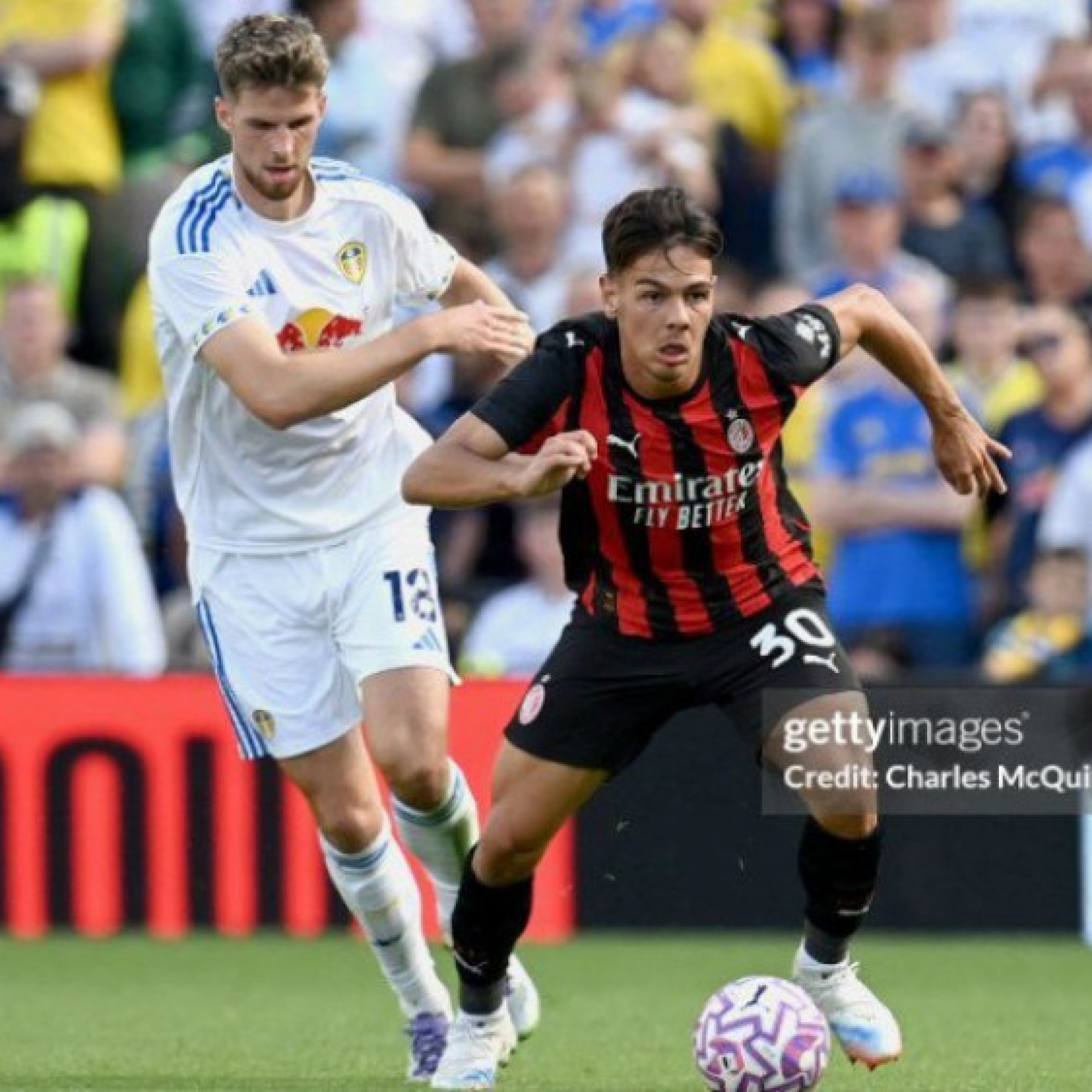  - Video bóng đá Leeds - AC Milan: Tân binh Ngoại hạng Anh làm khó "ông lớn"