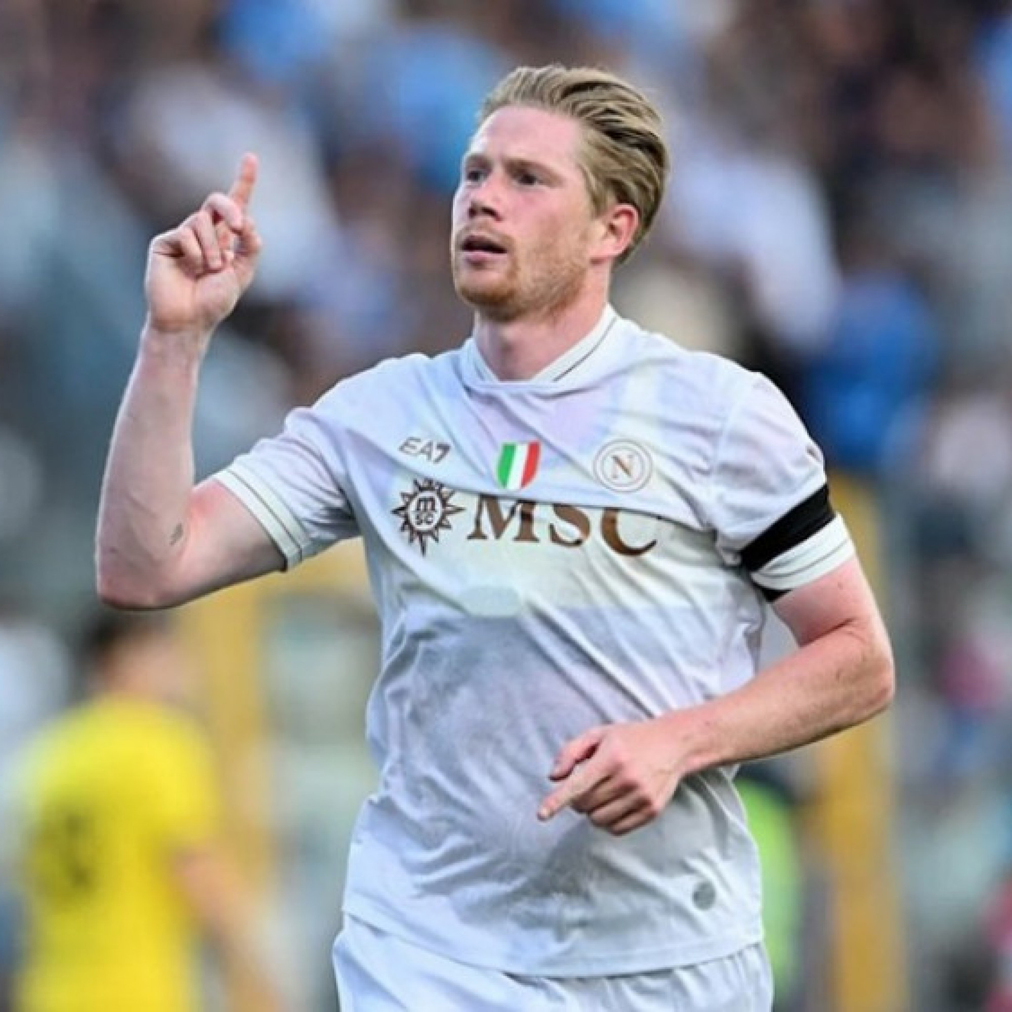  - De Bruyne lập cú đúp trong 8 phút, Napoli đánh bại đội "anh em" Man City