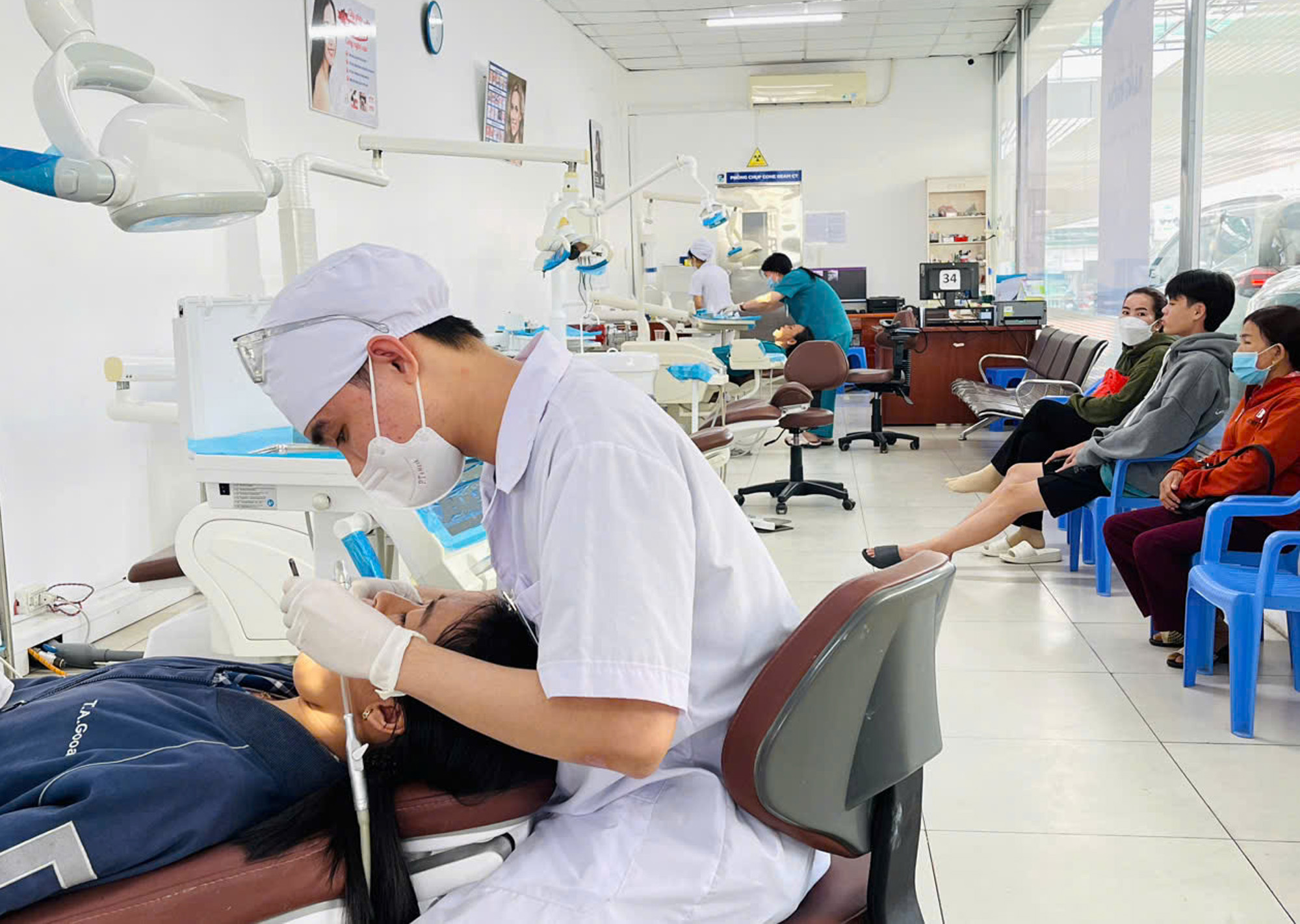 Bệnh viện Hoàng Tuấn ứng dụng hệ thống chụp cộng hưởng từ, sớm phát hiện các bệnh lý về não - 6