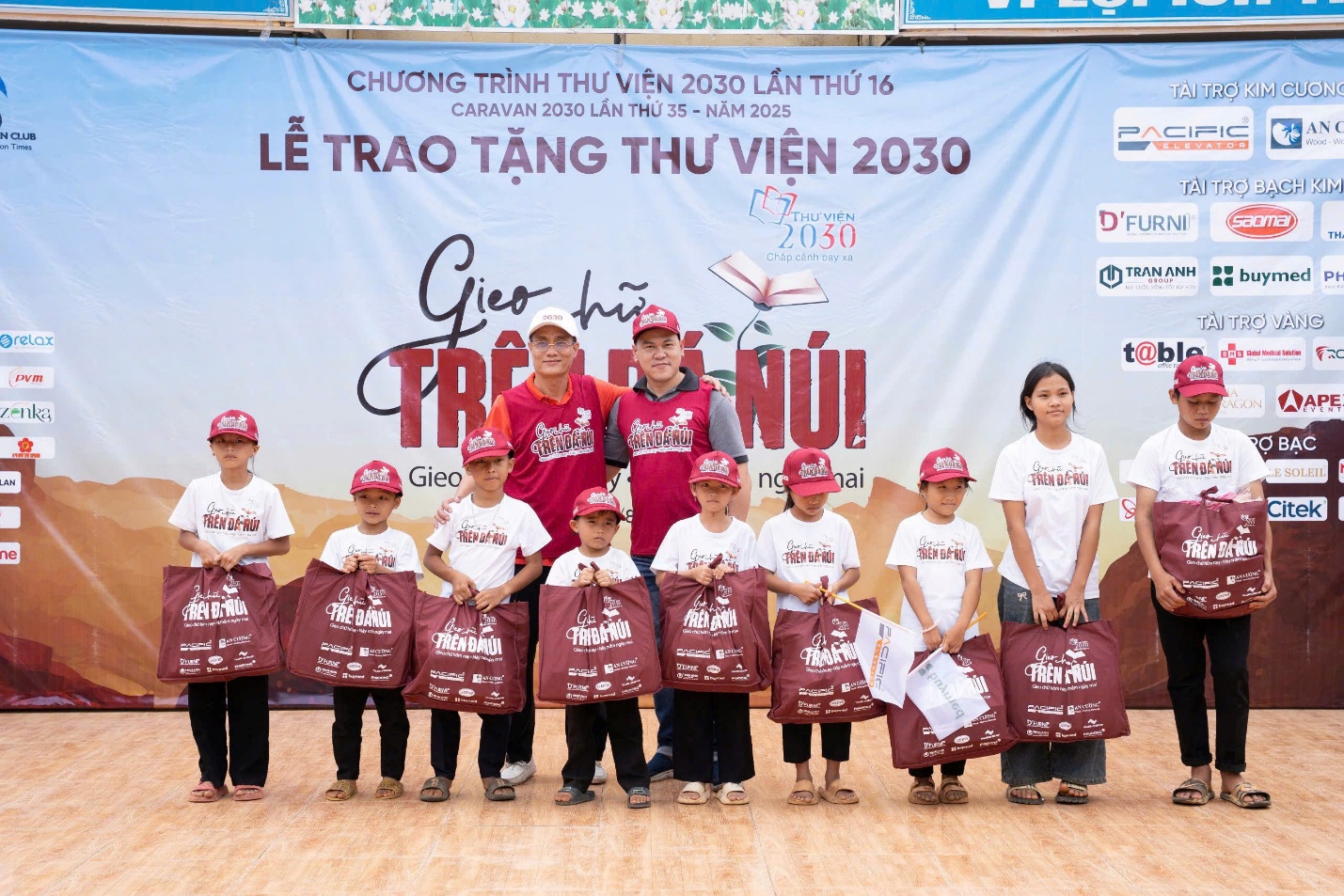 Caravan Thư viện 2030: Trao yêu thương đến học sinh vùng cao ở Lâm Đồng - 5