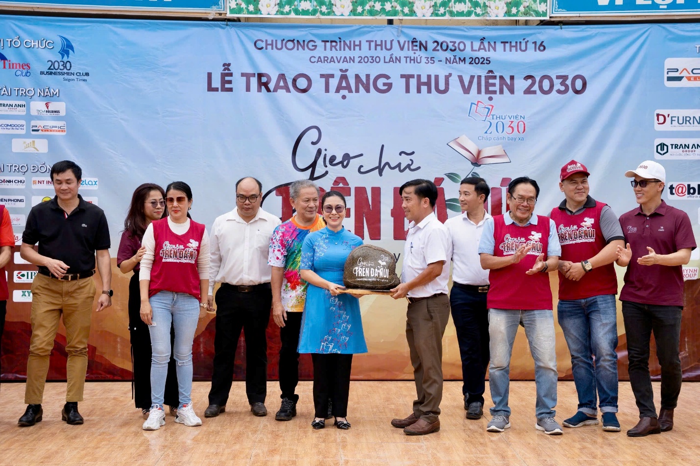 Caravan Thư viện 2030: Trao yêu thương đến học sinh vùng cao ở Lâm Đồng - 2