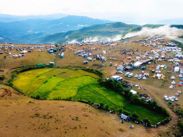 Thảo nguyên Bùi Hui rộn ràng giữa lễ hội 'Chạm vào mây'