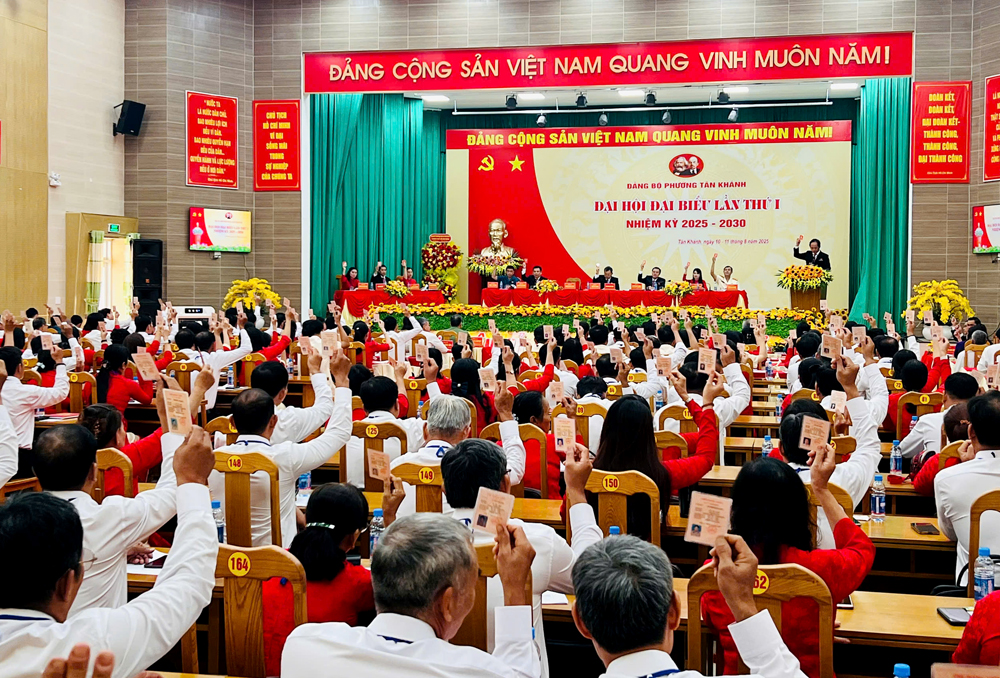 Phường Tân Khánh đặt mục tiêu trở thành hình mẫu cải cách hành chính và chuyển đổi số - 1