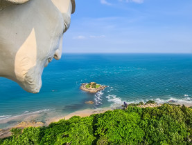  - Trên vai Chúa Kitô Vua, ngắm toàn cảnh phường Vũng Tàu nghiêng màu nắng