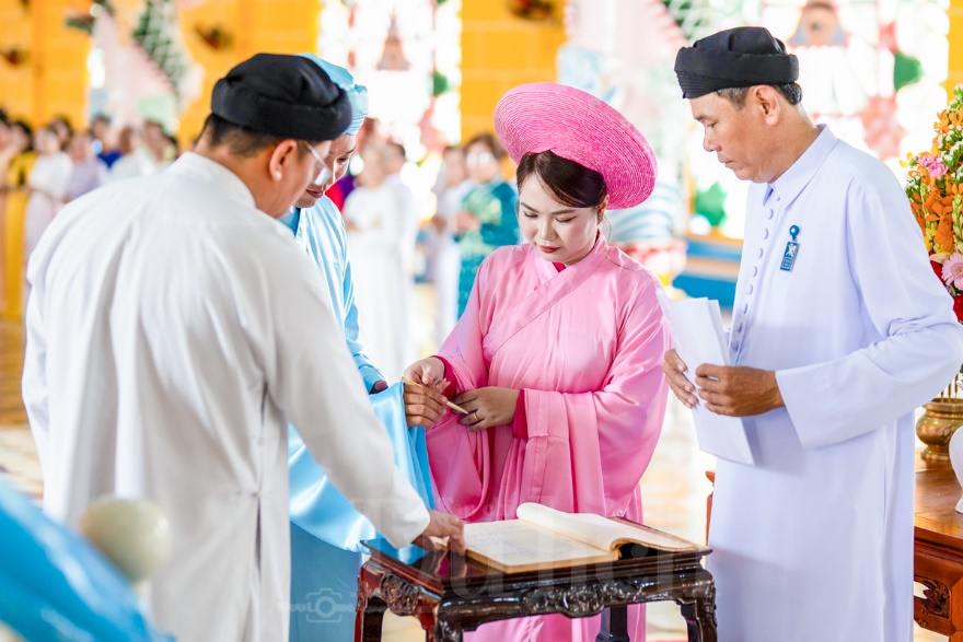 Thiêng liêng nghi thức lễ cưới trang trọng nơi miền đất thánh - 12