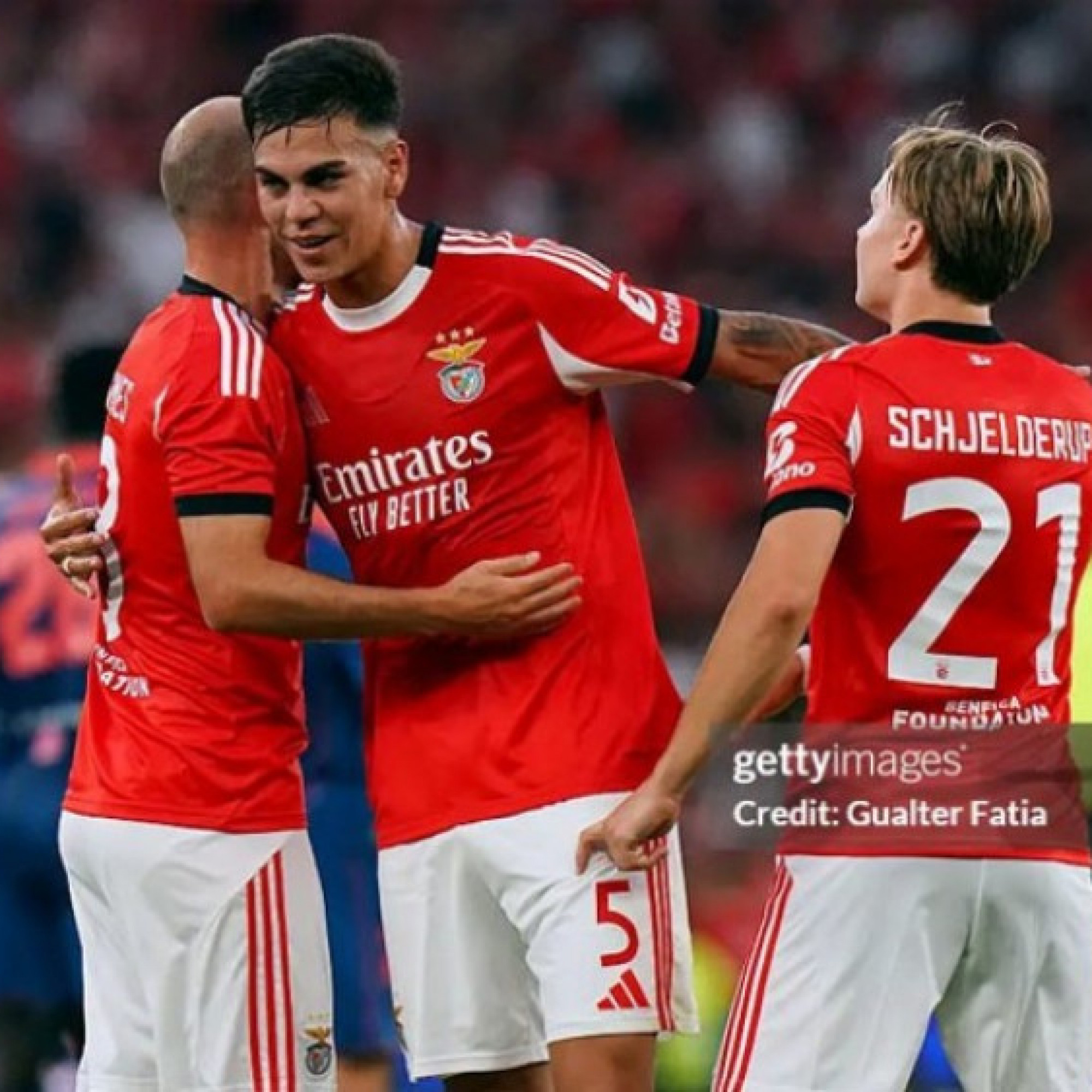  - Rực lửa vòng loại Cúp C1: Copenhagen & Benfica thắng đậm đà, Club Brugge giật vé quả cảm