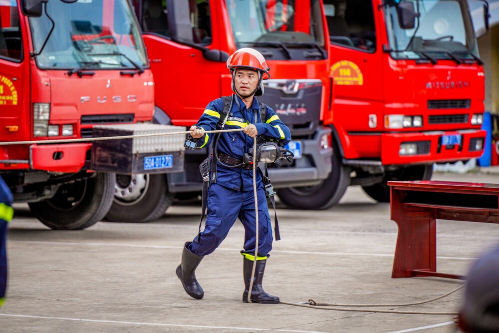 “Anh Cả” Tiến Luật nói về tình huống nghẹt thở, vượt qua nỗi sợ độ cao trong “Chiến sĩ quả cảm” - 3
