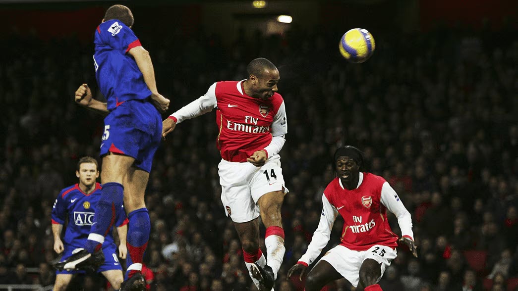 MU đụng độ Arsenal: Đại chiến máu lửa tái hiện truyền thống Ngoại hạng Anh - 3