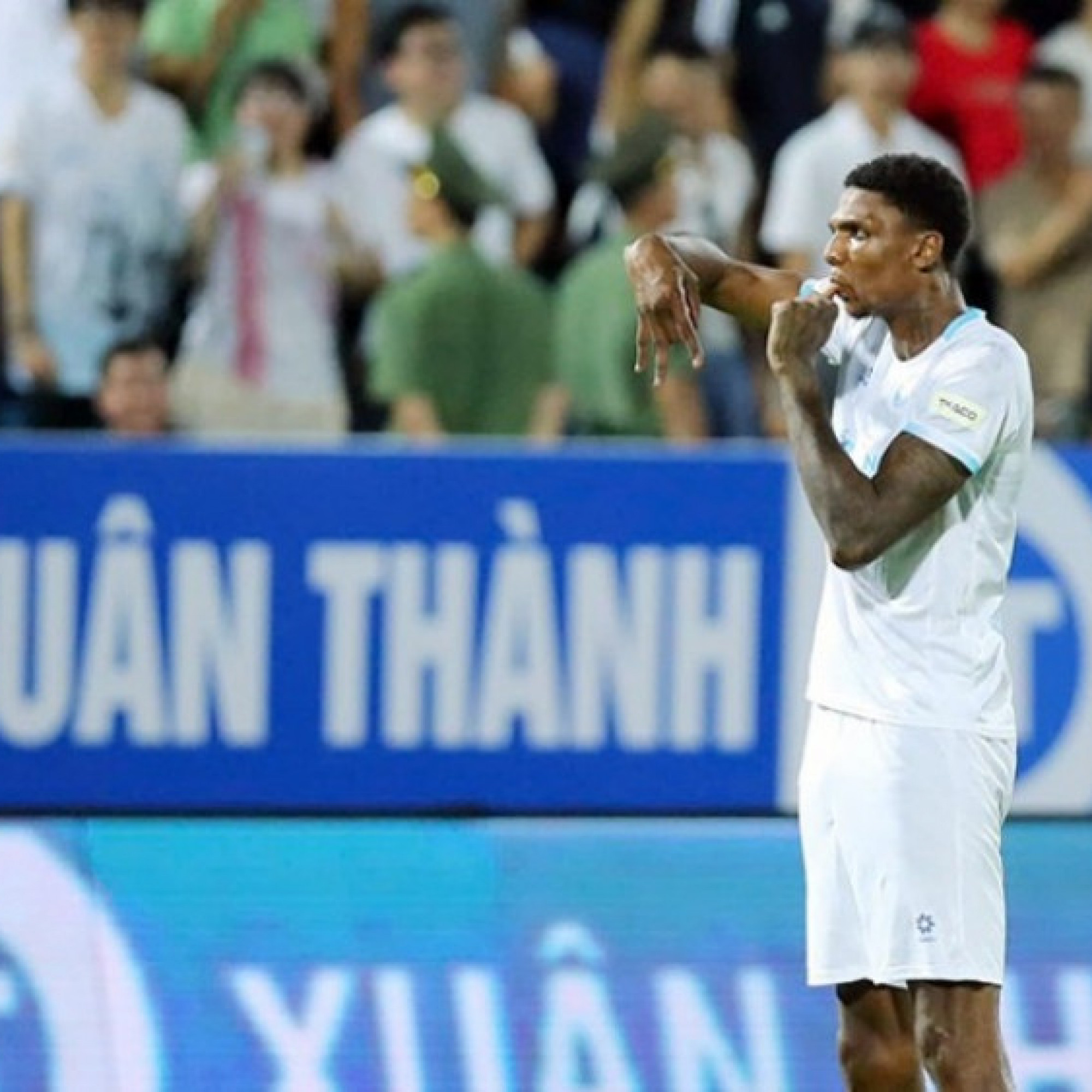  - “Cầu thủ cao nhất thế giới” đặt mục tiêu lịch sử với CLB Nam Định tại V-League