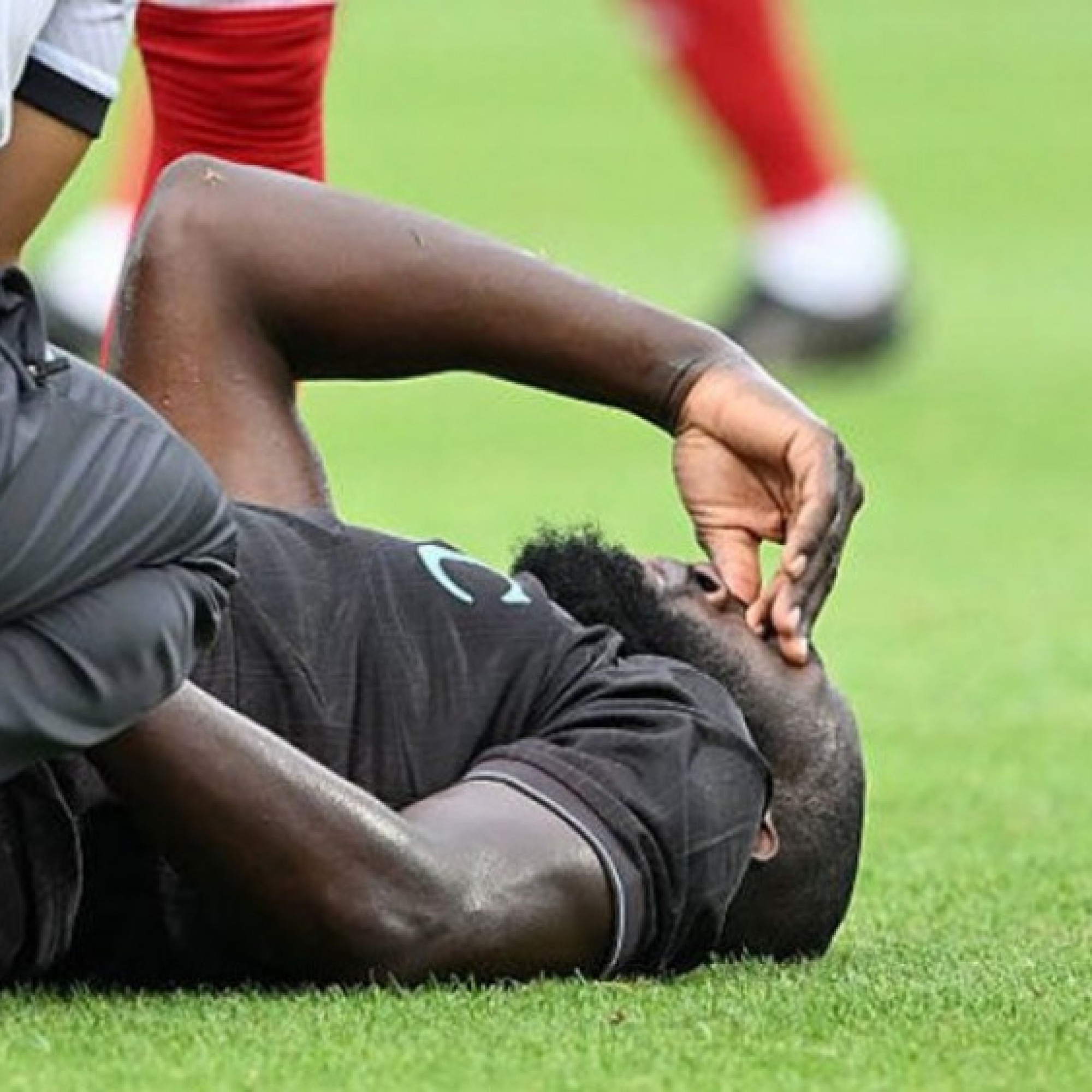  - Video bóng đá Napoli - Olympiakos: Lukaku chấn thương, cơn điên của Conte
