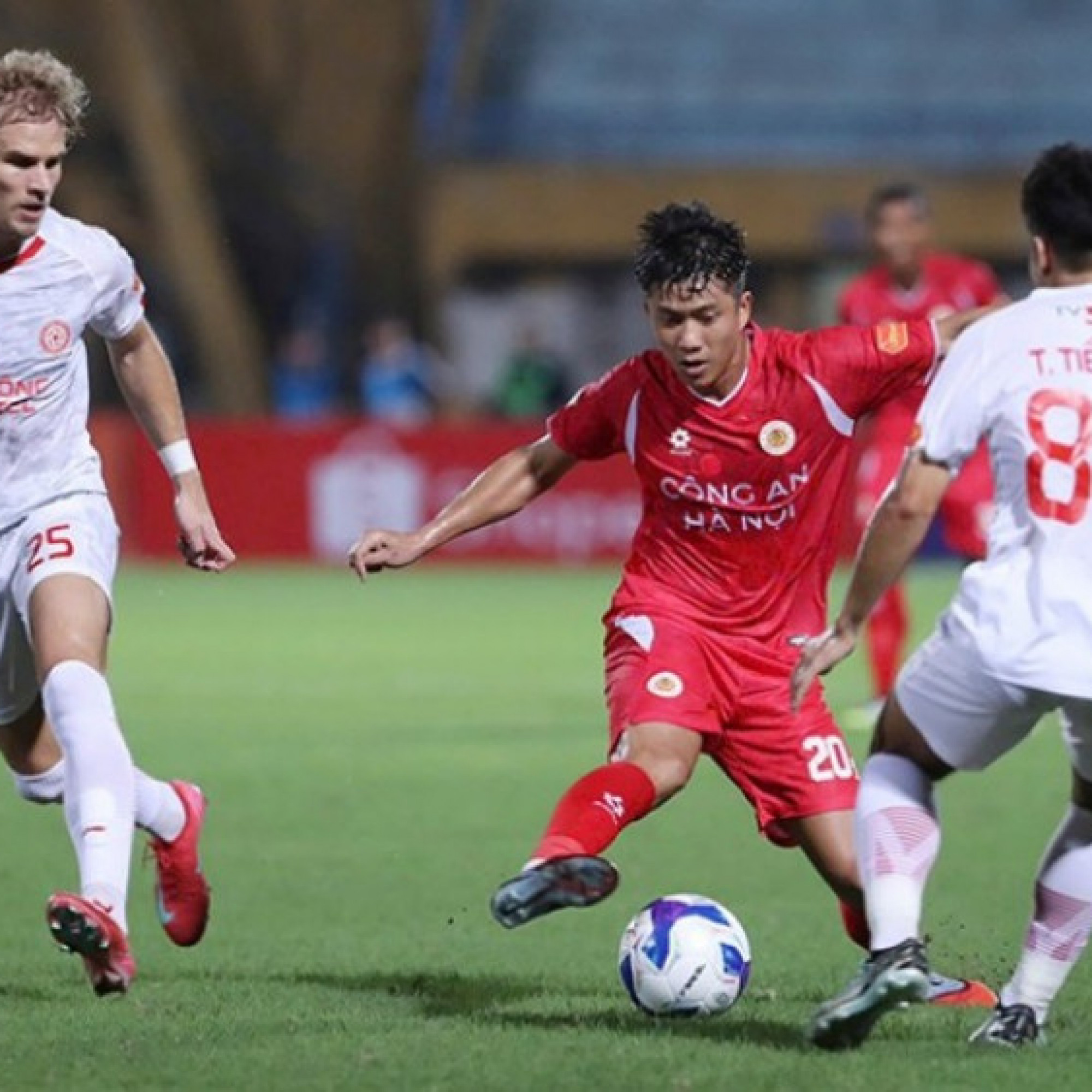  - Video bóng đá Công an Hà Nội - Thể Công Viettel: 2 "vua phá lưới" rực sáng (Khai mạc V-League)