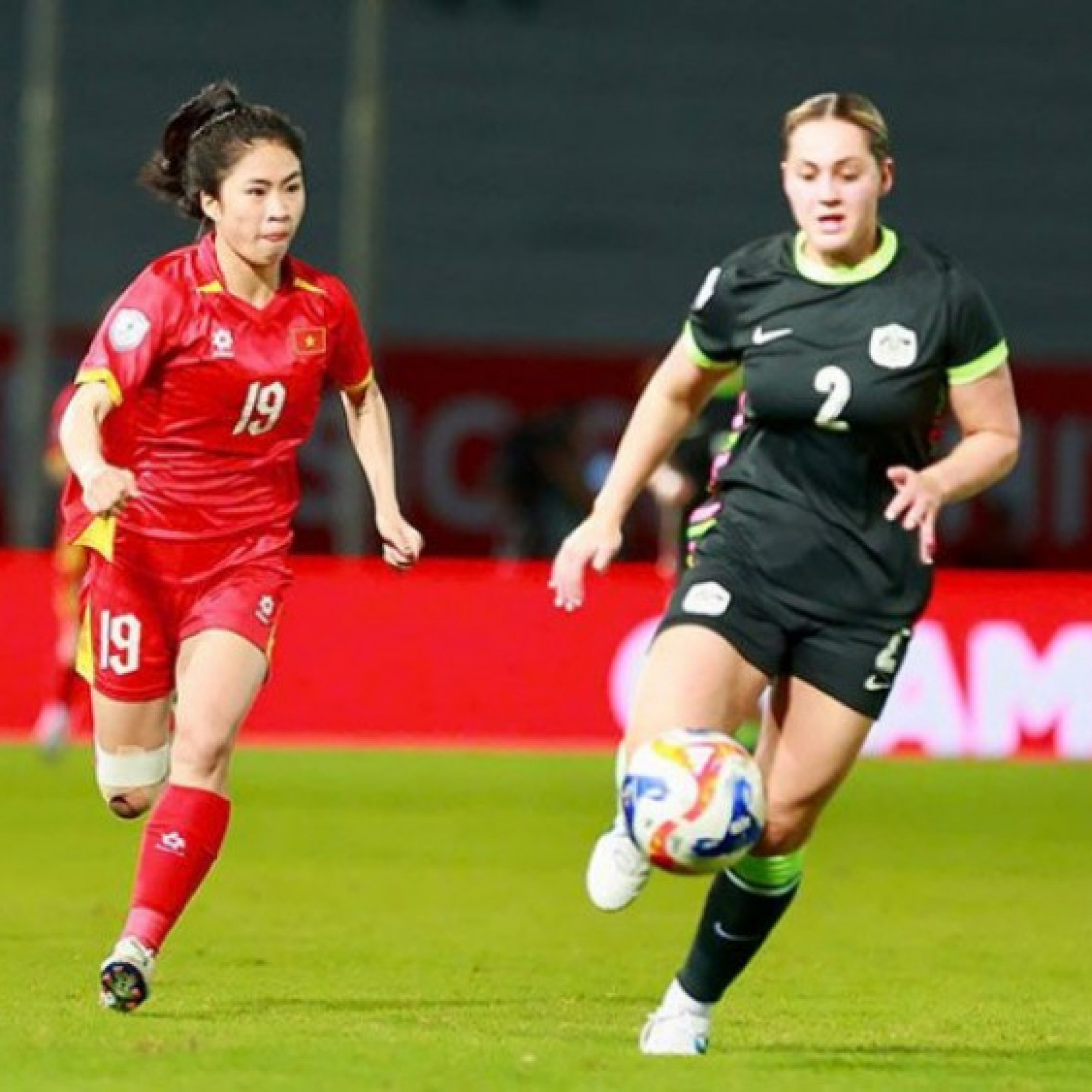  - Video bóng đá ĐT nữ Việt Nam - Australia: Bích Thùy bừng sáng, tranh đấu đến cùng (ASEAN Cup)