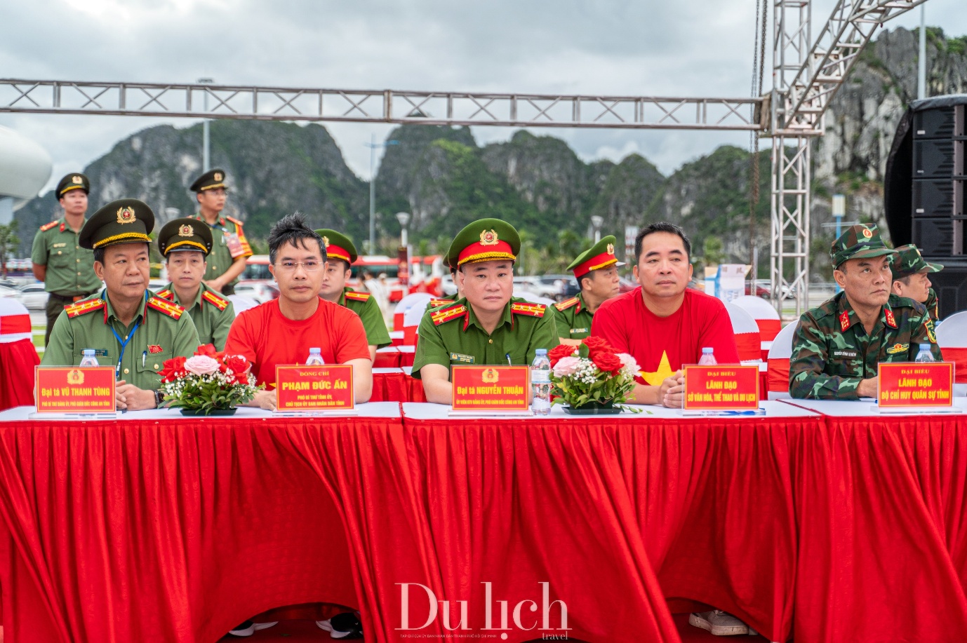 hon 30.000 nguoi quang ninh tham gia su kien “cung viet nam tien buoc” - 2