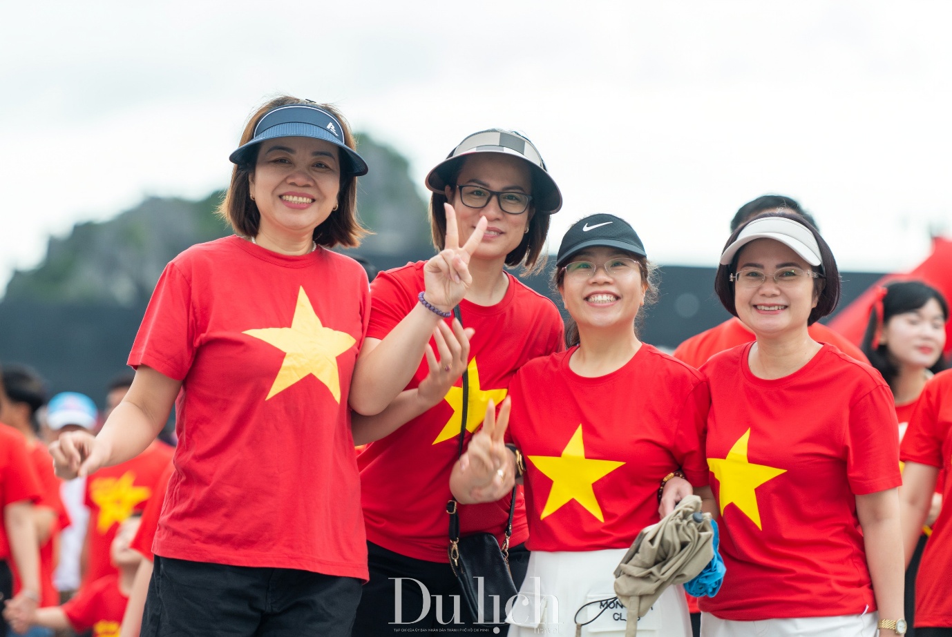 hon 30.000 nguoi quang ninh tham gia su kien “cung viet nam tien buoc” - 4