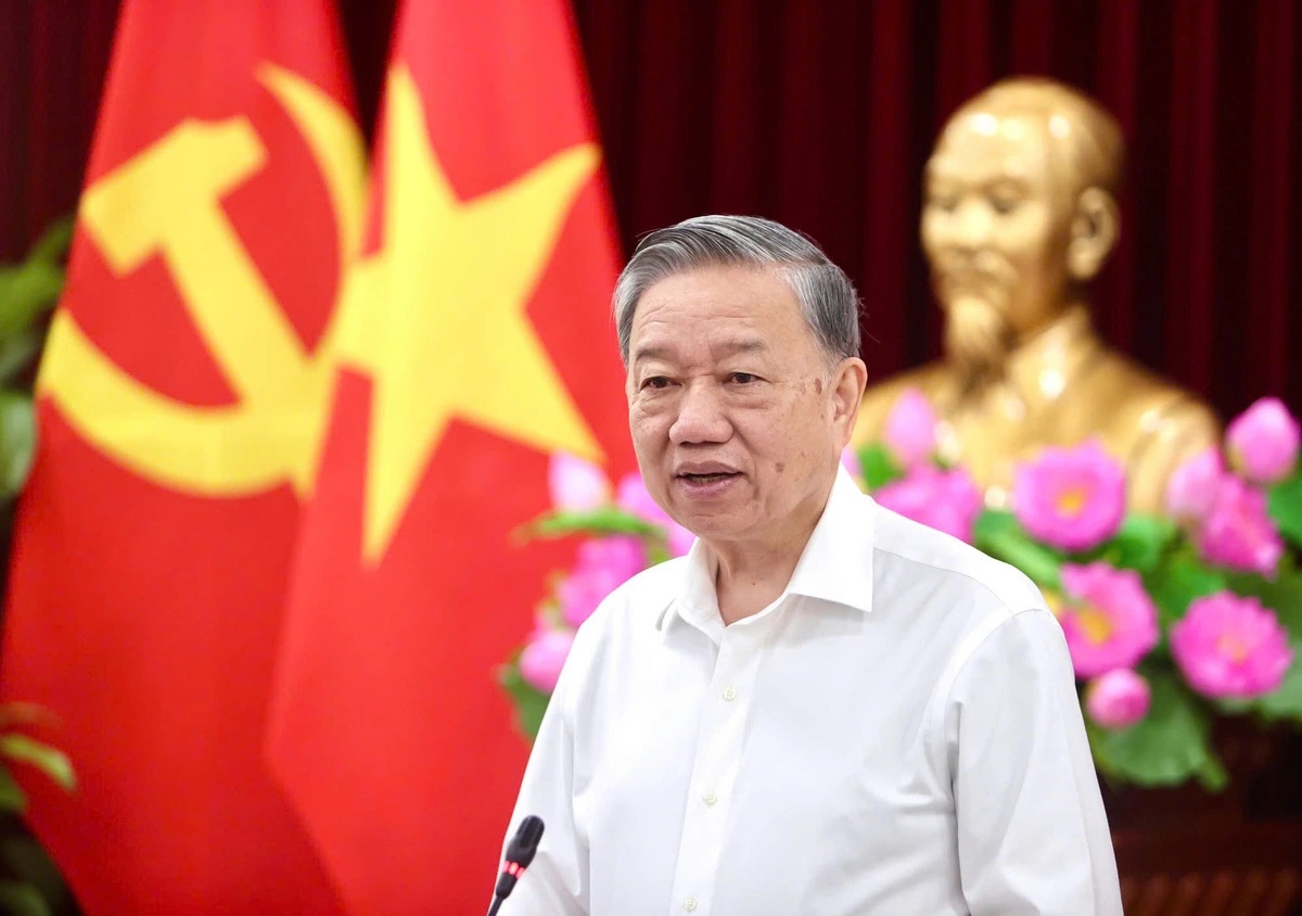 80 năm - Vinh quang Công an nhân dân Việt Nam - 1