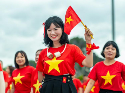  - Hơn 30.000 người Quảng Ninh tham gia sự kiện “Cùng Việt Nam tiến bước”