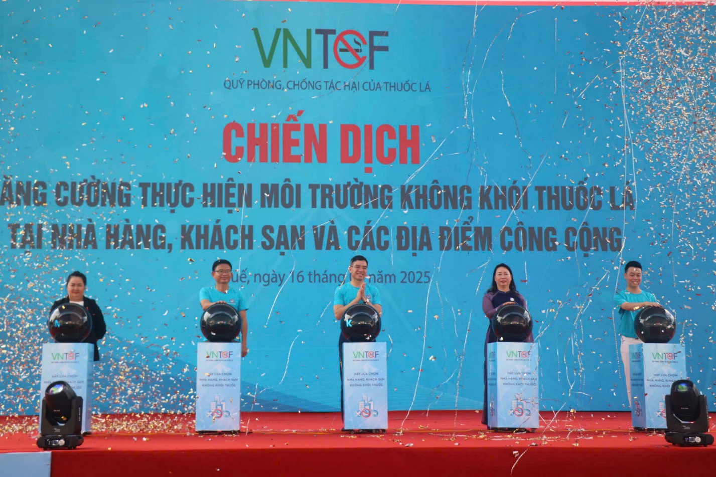 Tăng cường thực hiện môi trường không khói thuốc lá tại nhà hàng, khách sạn - 2