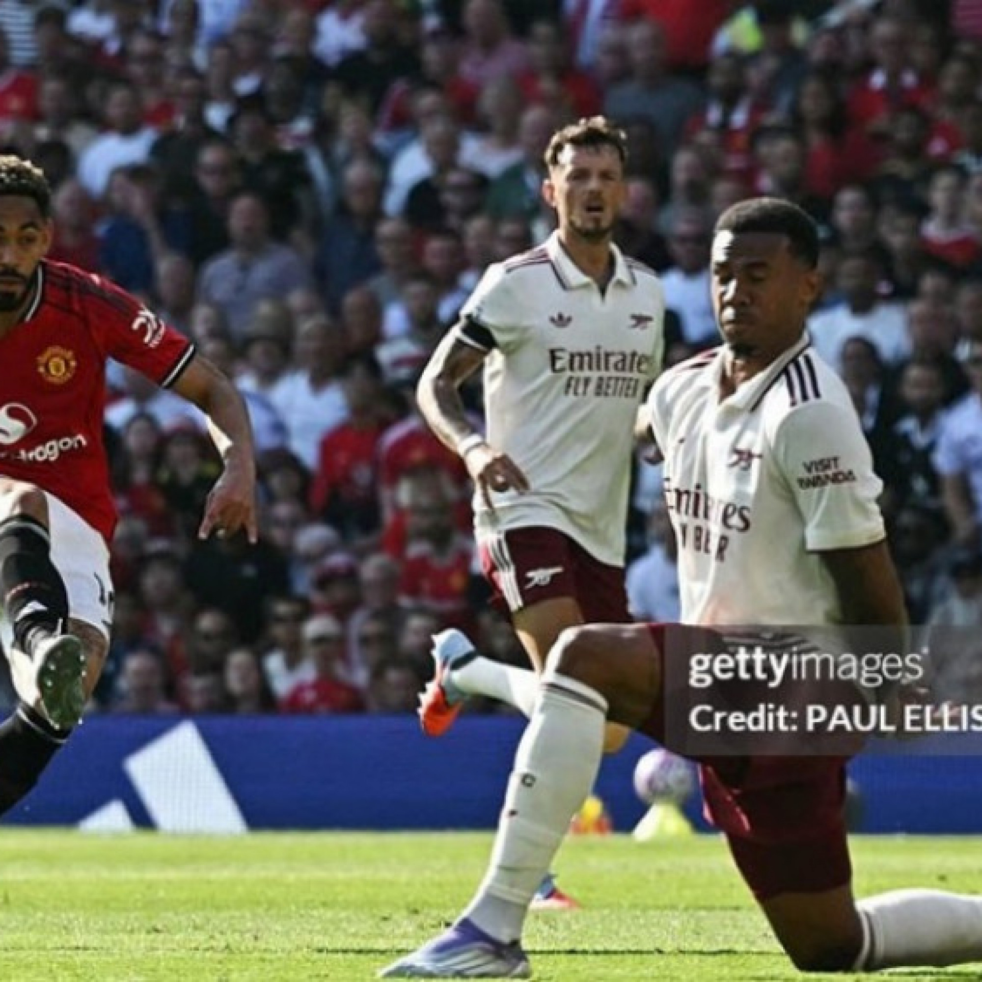  - Kết quả bóng đá MU - Arsenal: Tận dụng sai lầm, tiếc nuối Cunha (Ngoại hạng Anh)