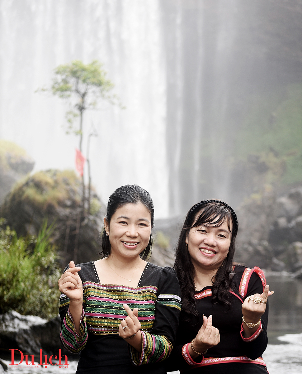 ky la dong thac khong lo giua rung che cho cho hang ngan con chim en - 17