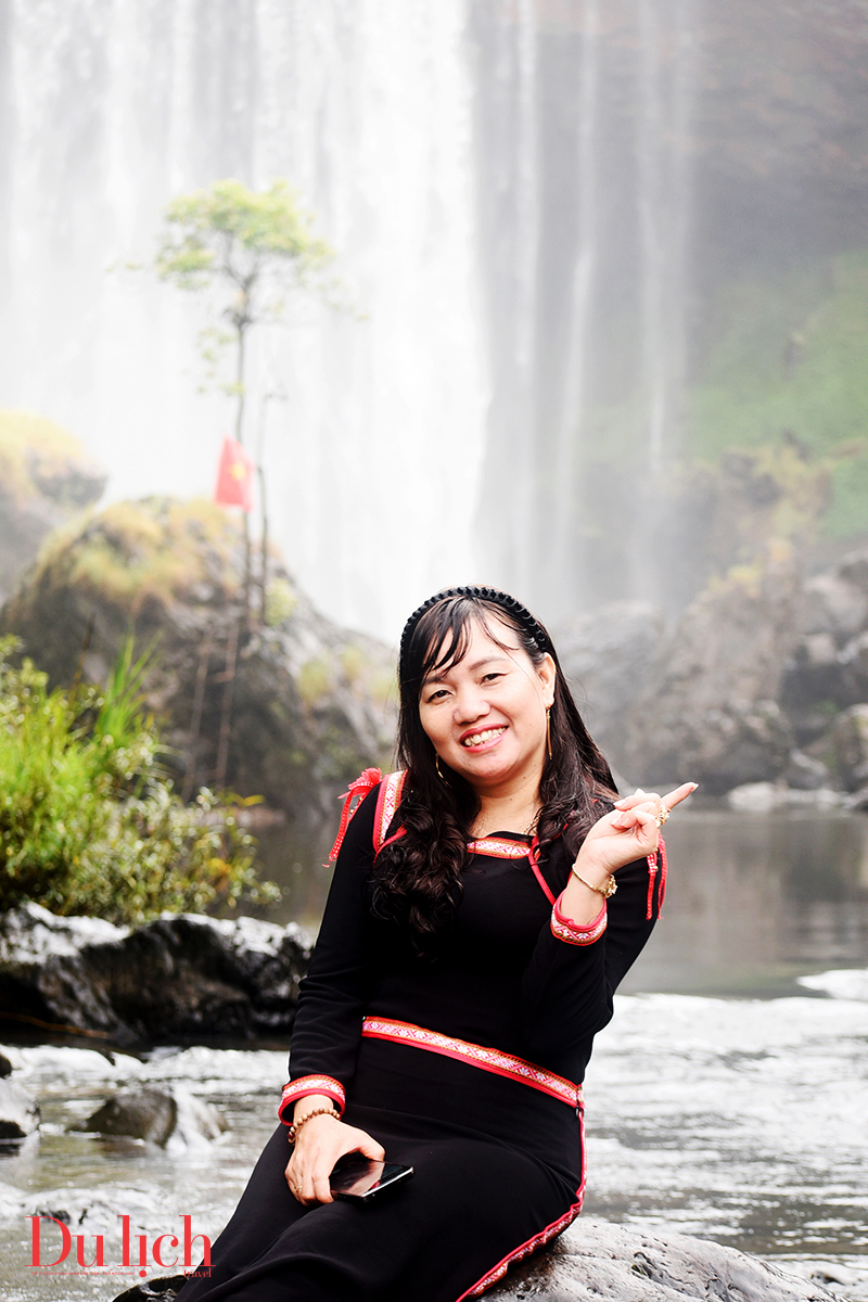 ky la dong thac khong lo giua rung che cho cho hang ngan con chim en - 12