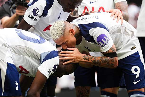 Tottenham ra quân tưng bừng lại sắp đón viện binh sáng giá, cửa top 4 rất lớn - 2