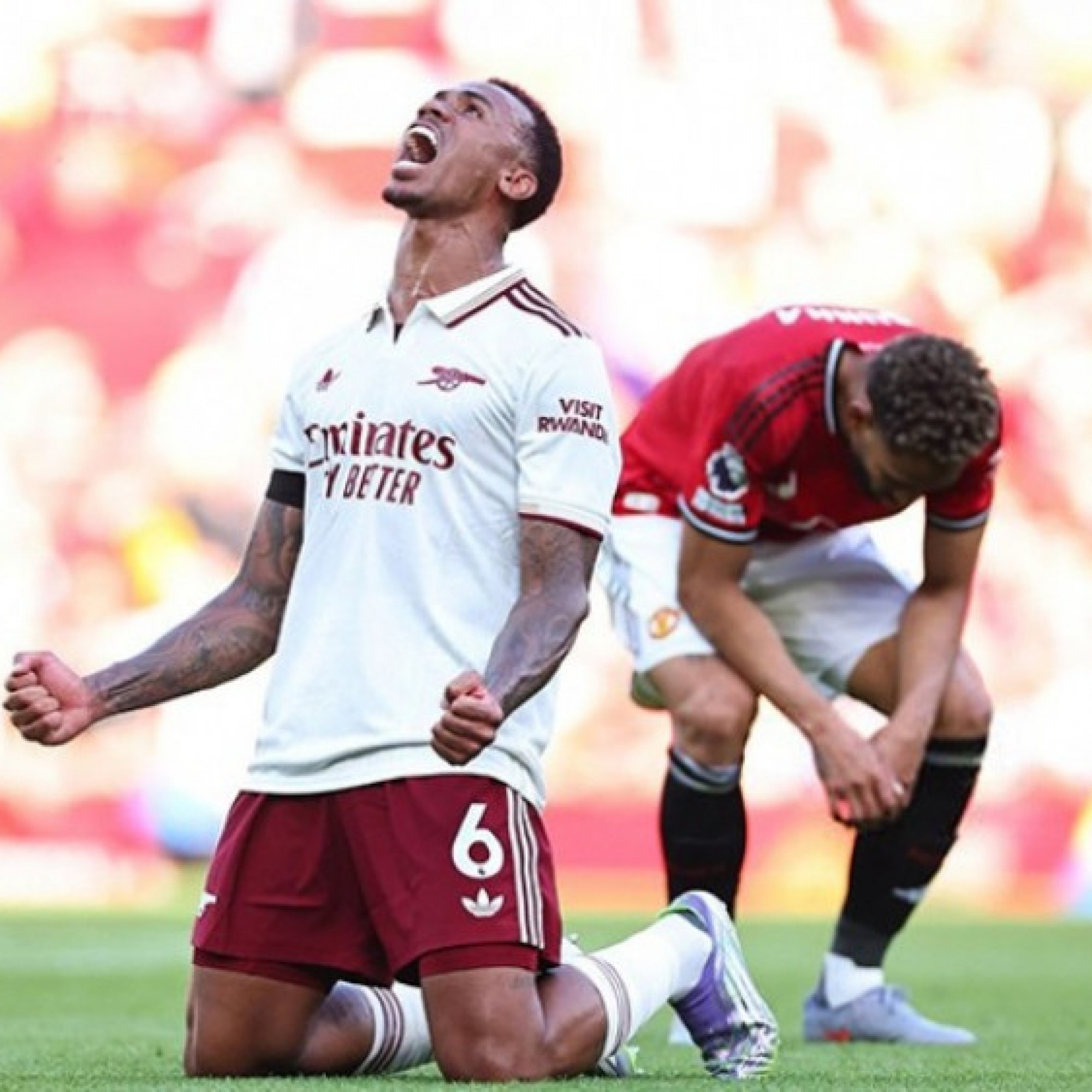  - Nóng bảng xếp hạng Ngoại hạng Anh: Arsenal hạ MU, bám đuổi Liverpool - Man City