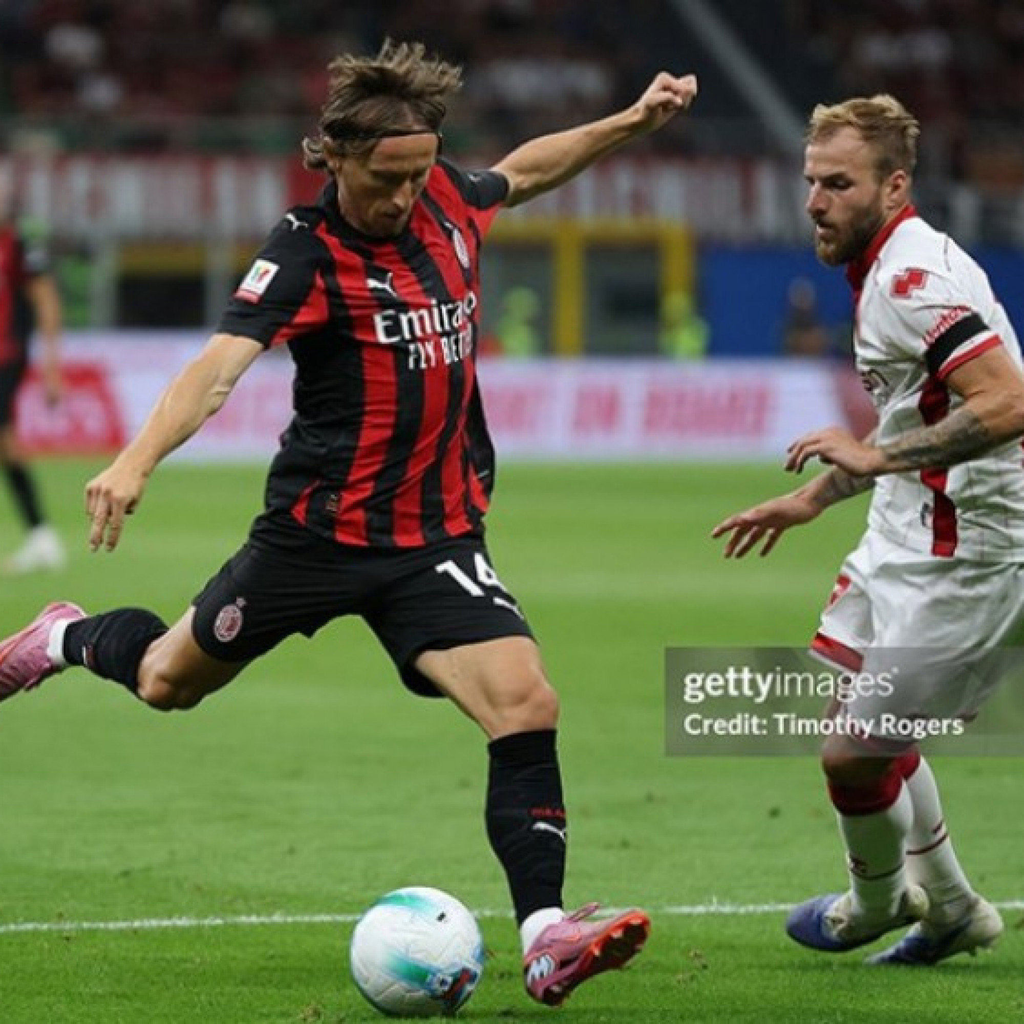  - Video bóng đá AC Milan - Bari: Modric ra mắt, nhẹ nhàng đi tiếp (Coppa Italia)
