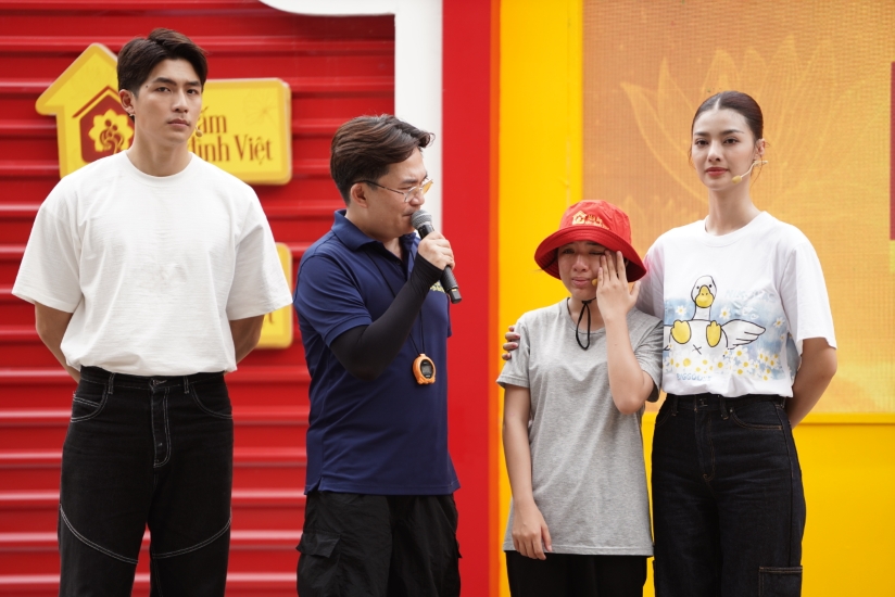 Đại Nghĩa, Quang Hà, Uyên Linh cùng nhiều nghệ sĩ tham gia ghi hình Mái ấm gia đình Việt tại Thanh Hóa - 2