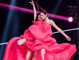 - Vietnam’s Next Top Model 2025: Runway hiểm hóc, thí sinh ngã nhào, 2 gương mặt phải rời cuộc chơi