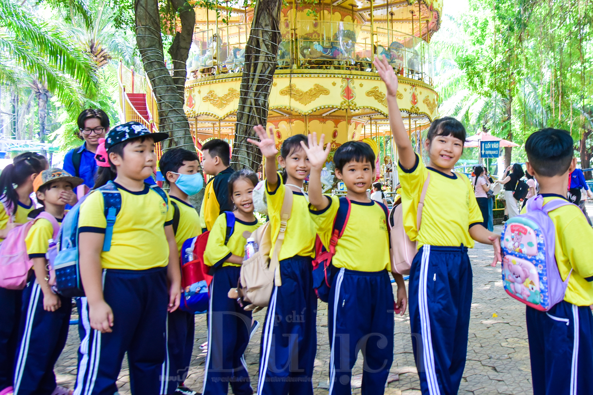 ‘Vòng tay yêu thương’ tiếp sức 3.000 trẻ em khó khăn trước thềm năm học mới - 9