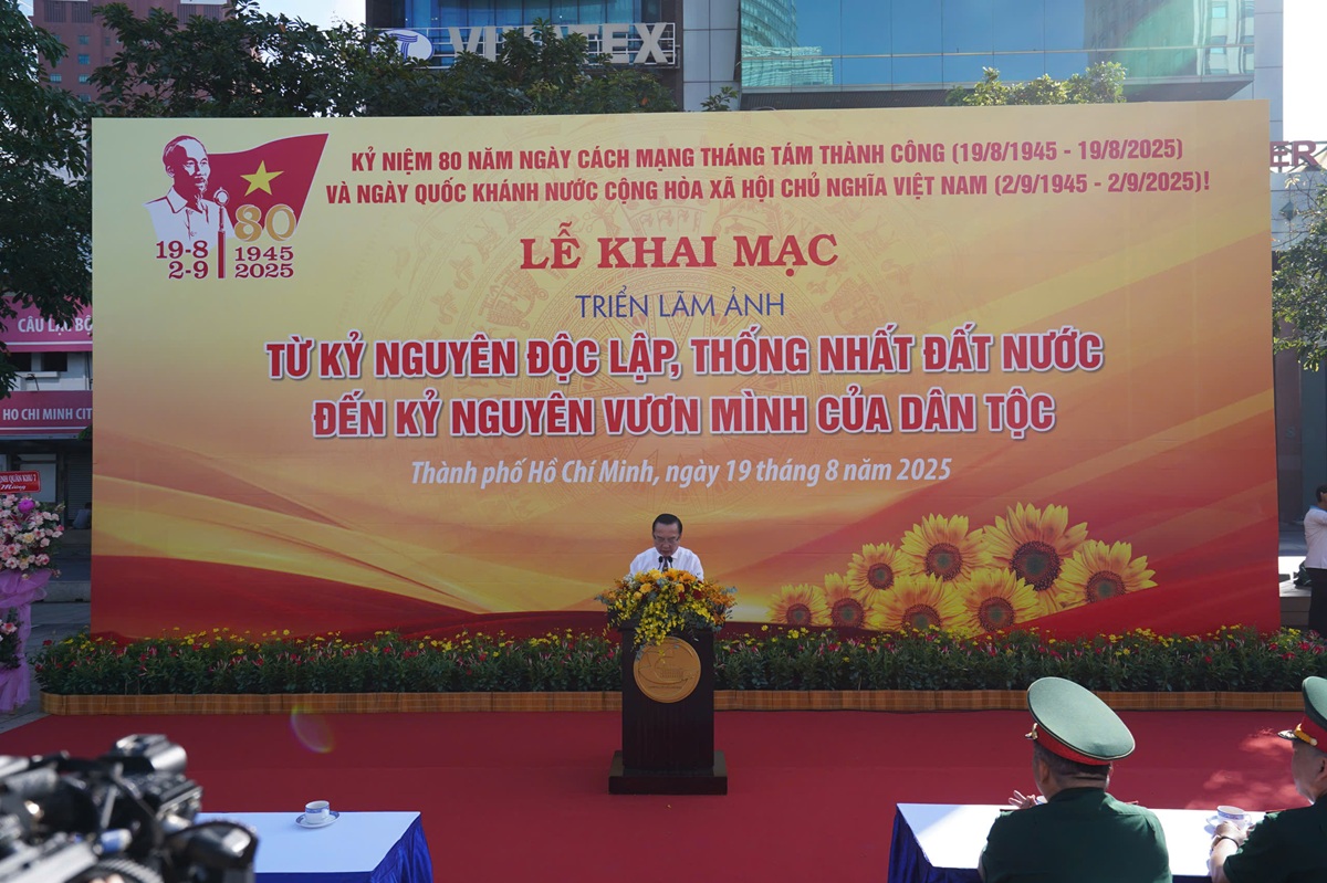 Kỷ nguyên độc lập, thống nhất đất nước đến kỷ nguyên vươn mình của dân tộc - 1